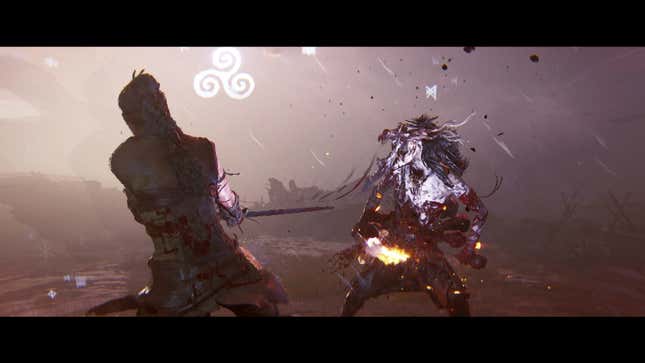 Senua fights a creature wearing a animal skull as a helmet.